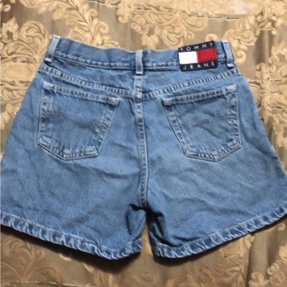 Tommy Hilfiger vintage jean shorts - Picture 2 of 3